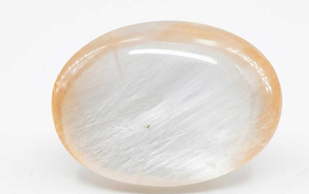 Manufacturer, Exporter, Importer, Supplier, Wholesaler, Retailer, Trader of Moonstone in New Delhi, Delhi, India.