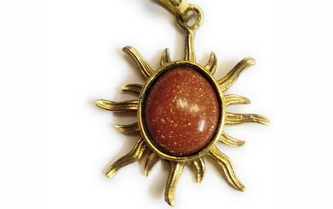 Manufacturer, Exporter, Importer, Supplier, Wholesaler, Retailer, Trader of Sun Sitara Pendant in New Delhi, Delhi, India.